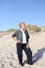 Mørkegrøn bluse i hør