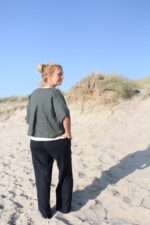 Grøn hørbluse med knapper